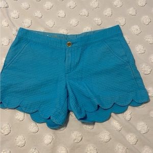Lily Pulitzer size 2 scalloped edge shorts in blue